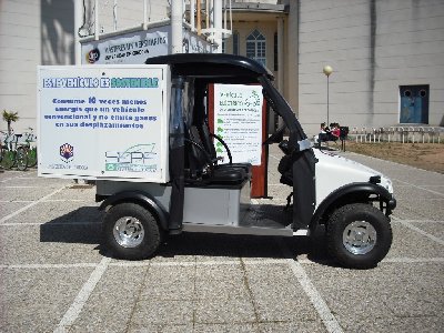 El Servicio de Proteccin Ambiental de la UCO presenta el primer coche elctrico adquirido  para los trayectos realizados dentro del Campus de Rabanales