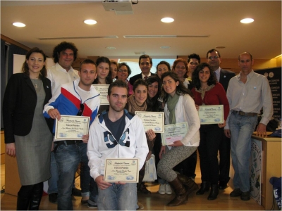 Los premiados junto a los miembros del jurado del concurso