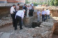 Visita institucional a las excavaciones del anfiteatro romano en el recinto del nuevo Rectorado