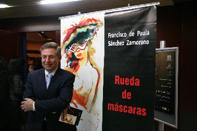 Presentado el libro de Sanchez Zamorano  ' Rueda de Mscaras'