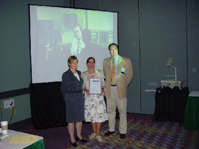 La profesora de la ETSIAM, Ana Garrido, recibe el Toms Hirschfeld Award 2005