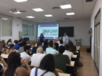 Julieta Mrida y lvaro Martnez durante la presentacin de la oferta de Posgrado