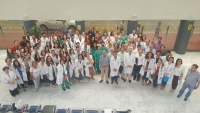  Alumnos, pacientes simulados, personal sanitario y responsables de la prueba en una de las dependencias del HURS.