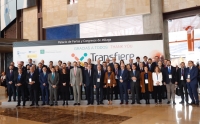 Foto de familia de autoridades asistentes a la inauguracin del Foro Transfiere